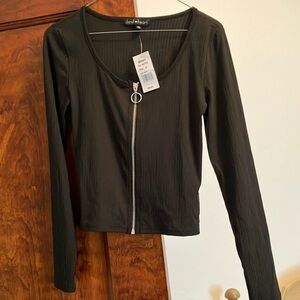 Derek heart brand, long sleeve top with zipper front closure, size M